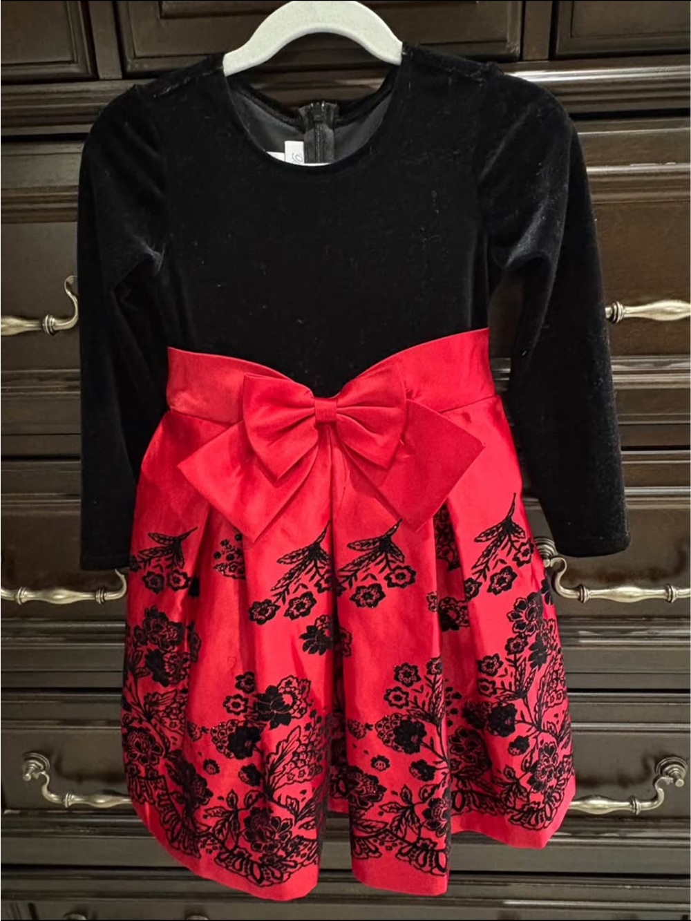Girls Bonnie Jean Black Velvet and Satin Soutache Dress - Size 4 - Fully Lined.